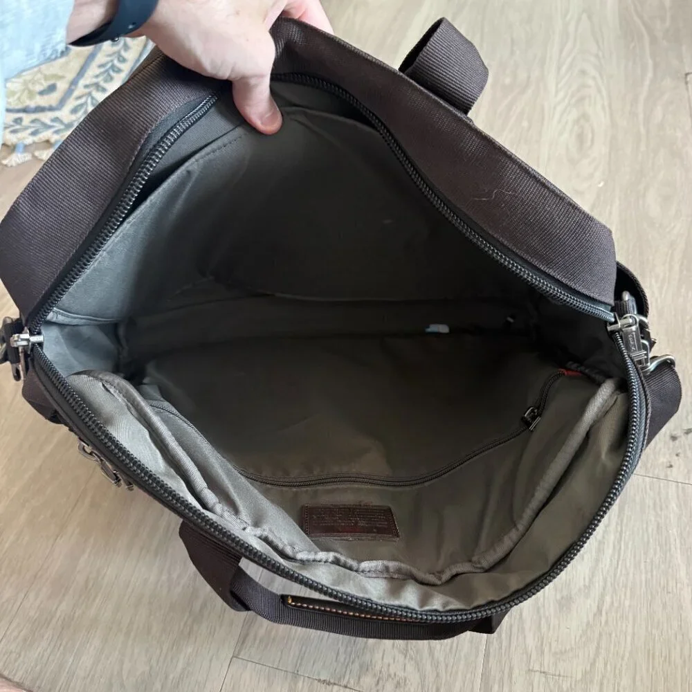 TUMI 69611spo Business Bag Multiple zipper laptop ipad tablet compartments